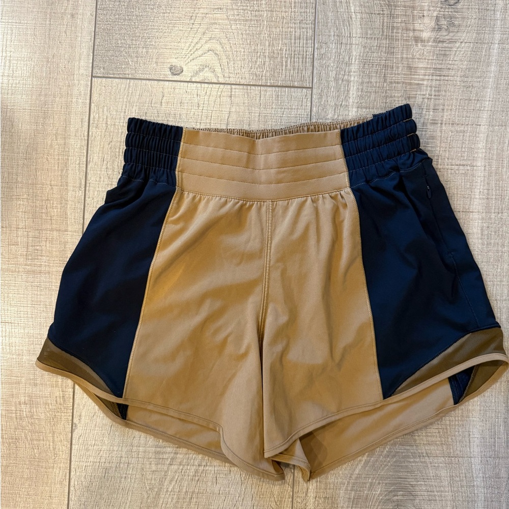 Lululemon Hotty Hot High-Rise Short 4”